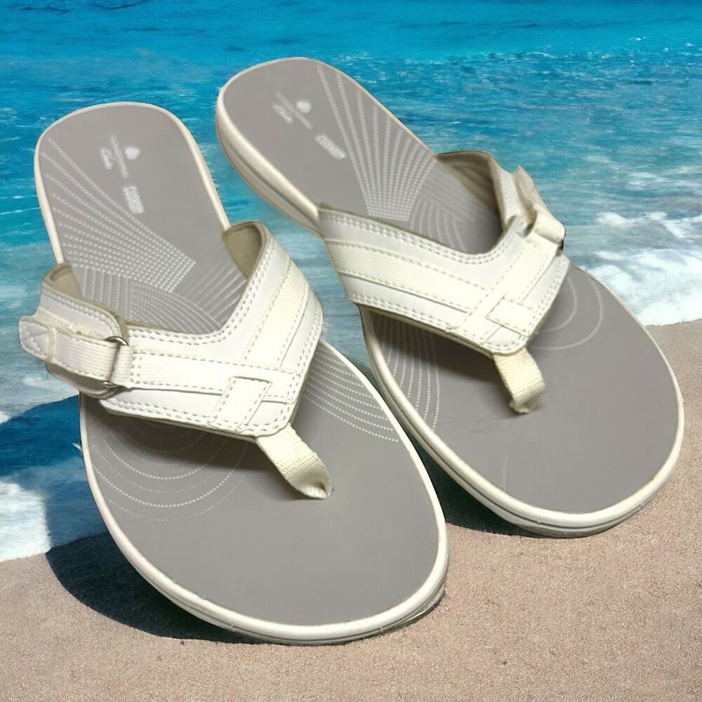 Clarks Womens Sandals Sz 12M 12 M White Flip Flops Breeze Sea Touch Close